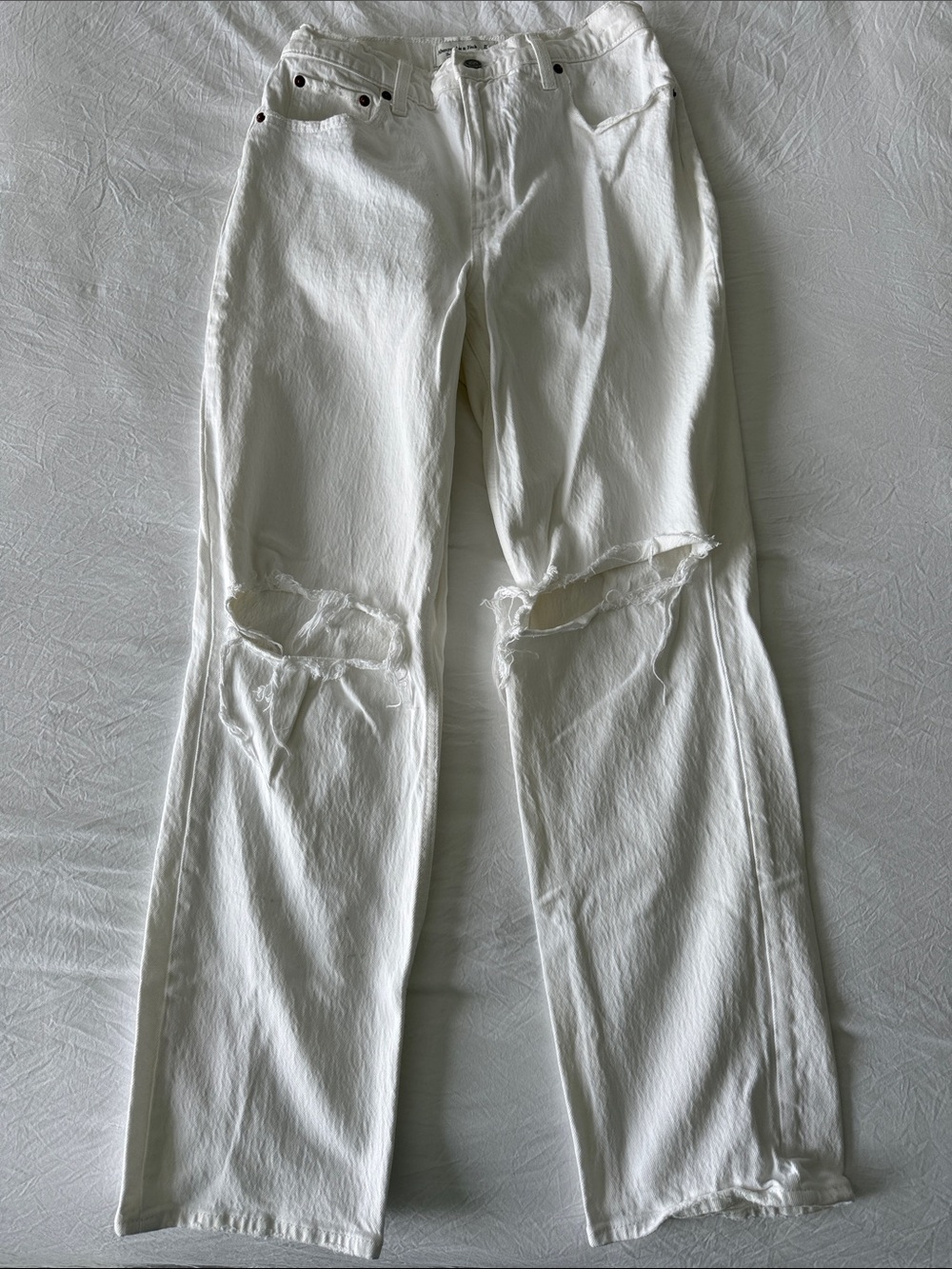 Abercrombie & Fitch 90s Straight Ultra High-Rise White Jeans